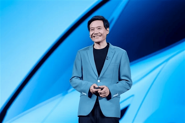 被水军黑到心里有阴影！雷军：我是AI换脸换声受害者 通用人形机器人进家庭还早