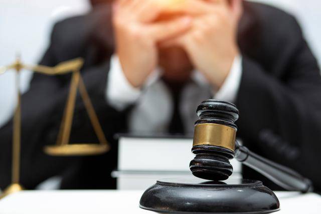 最大律所，创始人“爆雷”了？