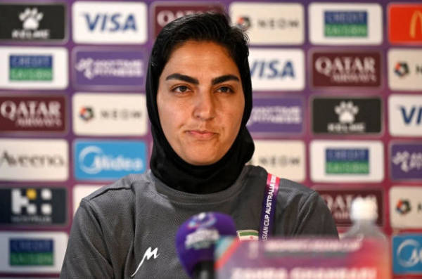 包括队长在内，5名伊朗女足成员放弃澳方庇护回国