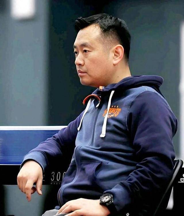 51岁孔令辉:为生活奔波,与刘国梁9年未见面,一个电话让他落泪_比赛_乒乓_蔡振华