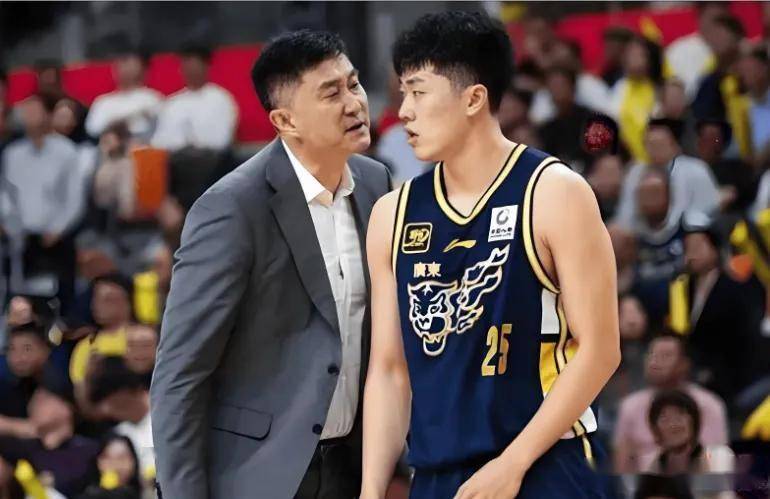 CBA今日消息！杜锋亲手特训张皓嘉！焦泊乔确定无限期离队