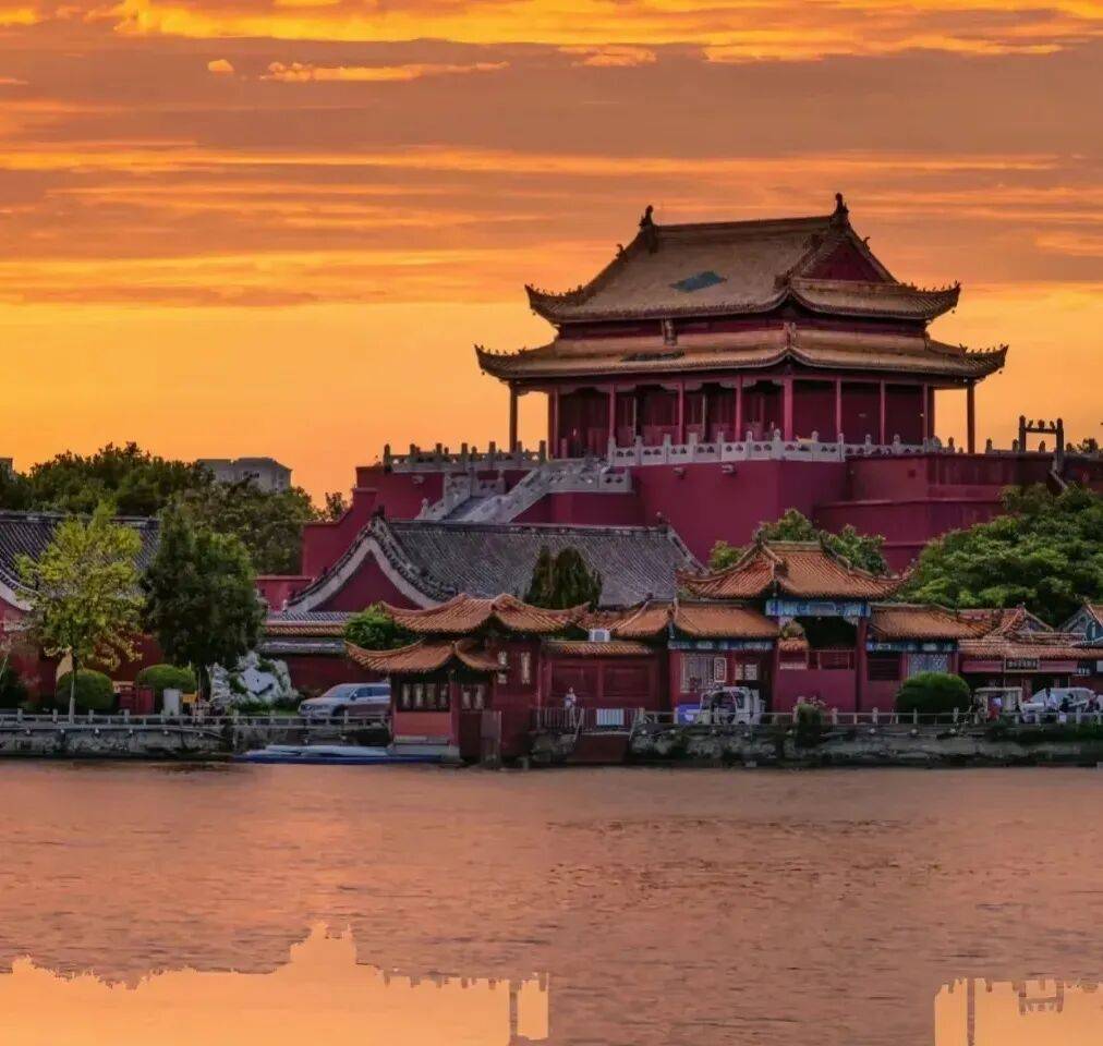 莘县旅游团【初见开封】万岁山武侠城+翰园碑林+古城墙纯玩二日游！_景区_行程_中国
