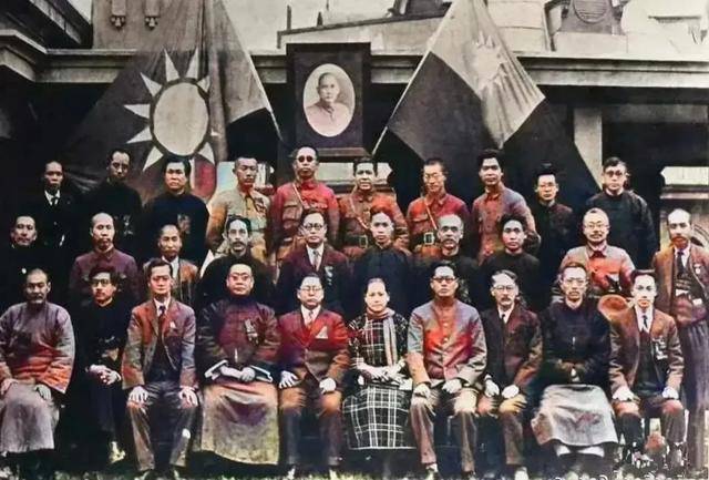 作为胡汉民的秘书,毛泽东为何跟国民党元老叶楚伧打架?_上海_孙中山_登记表