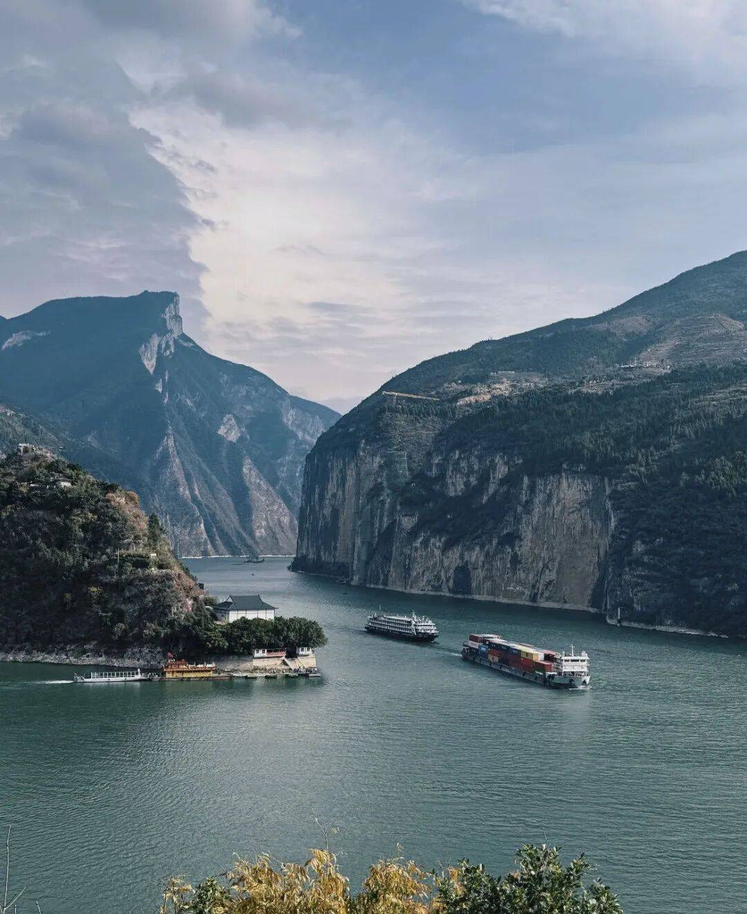 的画廊幽深秀丽绵延不断巫峡是人生中一定要去穿越一次的峡江之旅