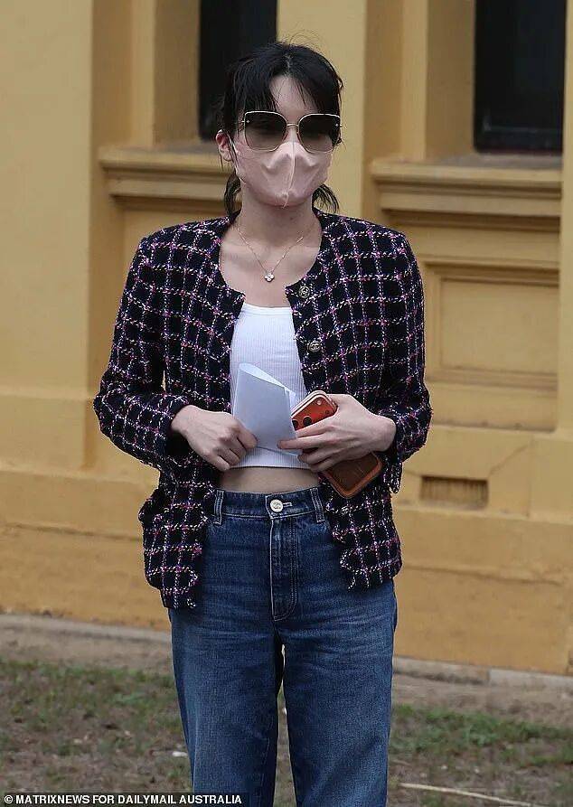 杨兰兰案最新进展曝光!警方迟迟无法提交证据简报,案件扑朔迷离_保释_调查_Korn
