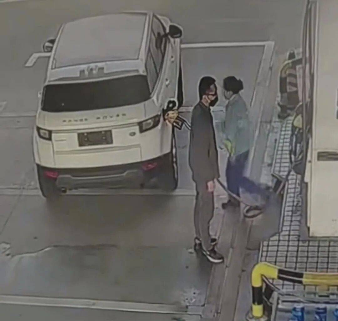 江西警方通报“男子开路虎加油500元后逃单”：驾驶员系送车代驾，为减少送车成本逃单
