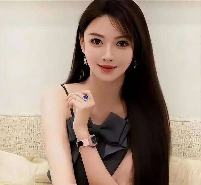 一天5个瓜！全身整容、顶流恋情、深夜泡酒吧赵丽颖最让人意外