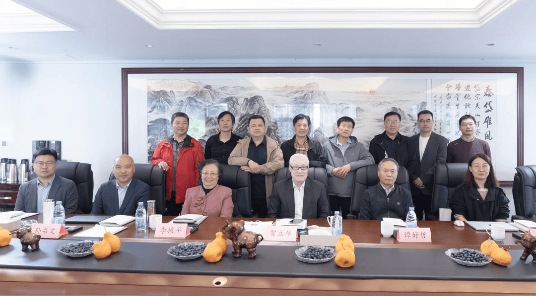 ɢƤʫ���������ڱ𴦡�ѧ�����ֻ��ڼ��Ͼ���