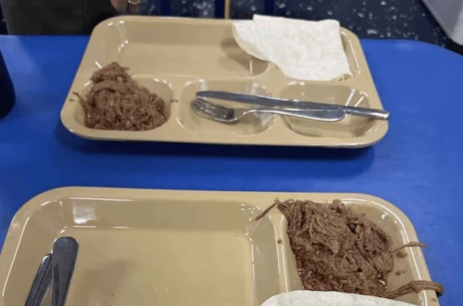 美军“经济狂怒”封锁霍尔木兹海峡，士兵“补给告急”恐先“饿怒”