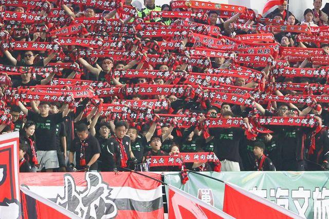 赞助商阵容堪比欧冠！苏超，硬生生为中国足球挣回了面子