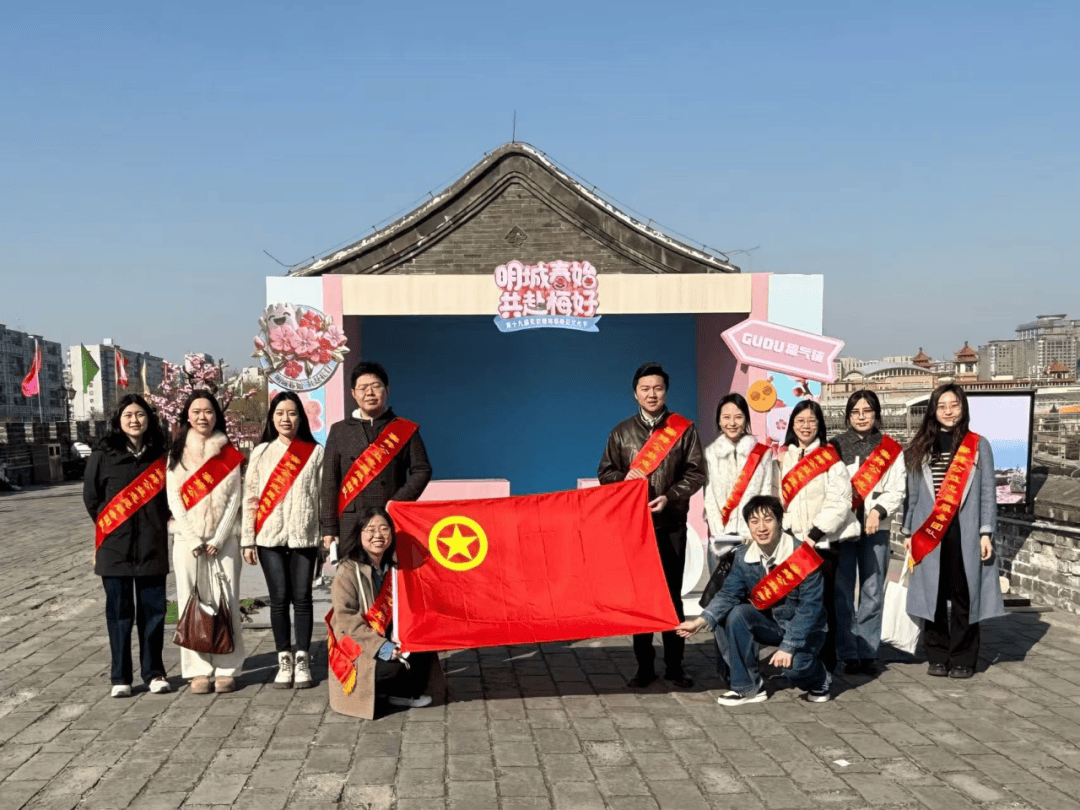 青春聚力学雷锋｜以爱为炬，点亮春日里的每一份温暖_青年_服务_志愿