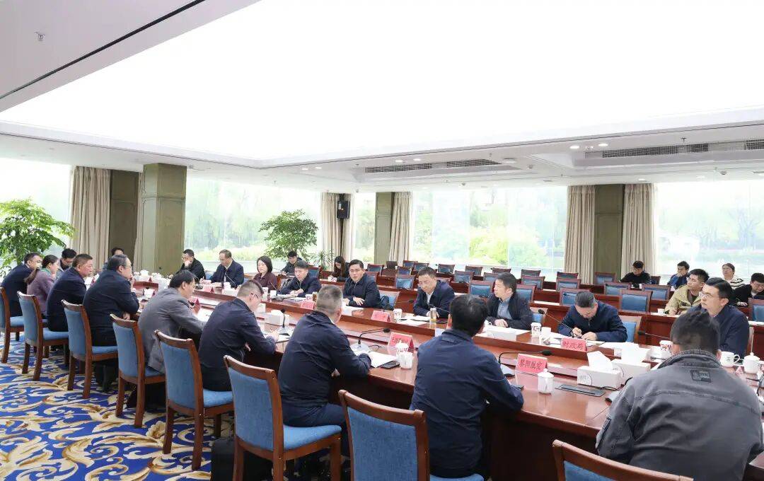 贾敬远主持召开第四期政企恳谈会 聚力推动航空航天产业高质量发展_企业_经开区_服务
