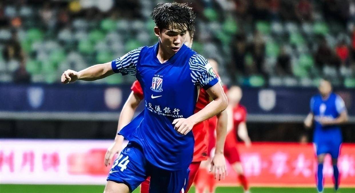 7轮0球0助攻！国足希望之星状态断崖式下滑，恐被申花国足双线弃用