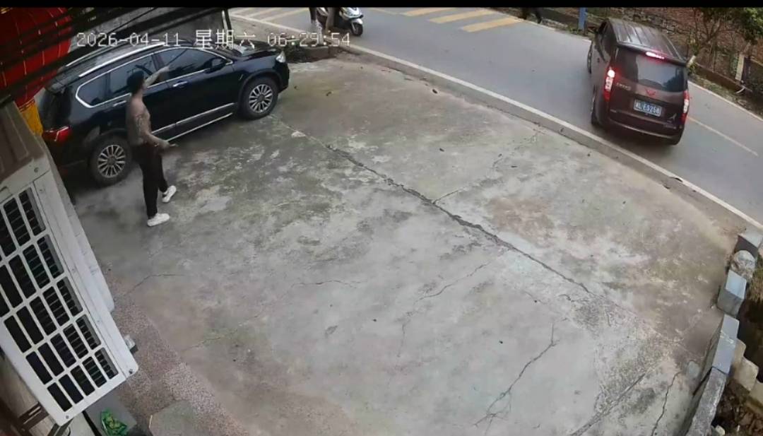 郴州70岁老人与歹徒搏斗被咬掉鼻子，当地：他是英雄！将申报见义勇为，帮助解决费用