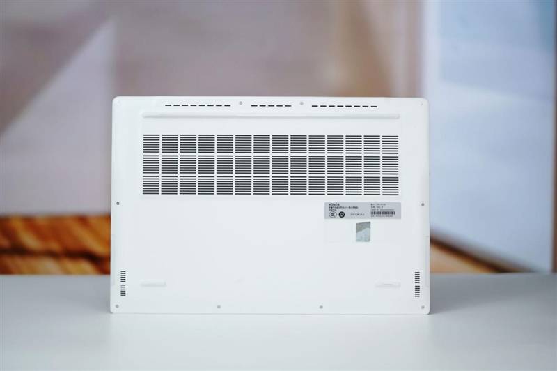 核显本竟敢卖到万元级别！荣耀MagicBook Pro16 2026全面评测：88W满血 + 92Wh续航，这可能是史上最强的核显