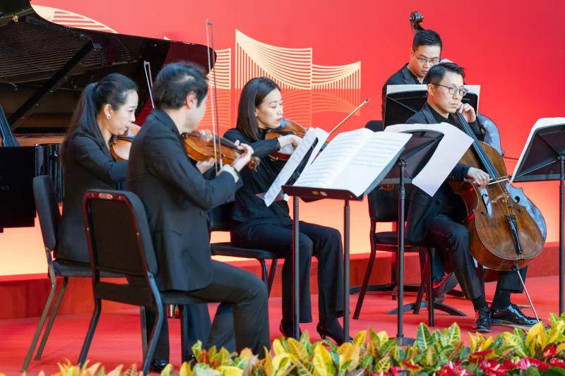 寄语国家大剧院荣誉艺术家，靳东：艺术生命力在于坚守传承