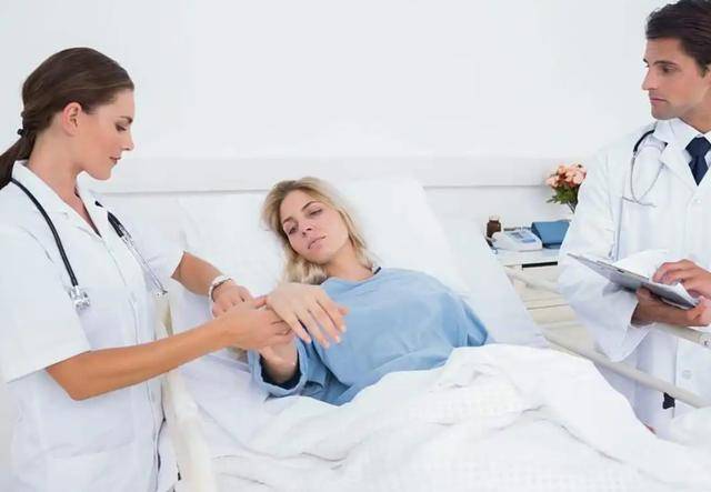 原创            40岁女教师因糖尿病离世，生前不吃甜食，医生：2物或是元凶