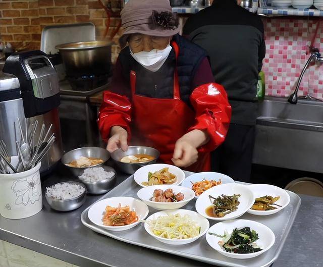 炸鸡泡菜辛拉面，靠偷来的“文化”输出全球？韩国料理20年溃败
