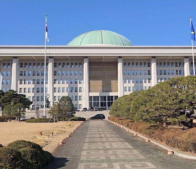 炸鸡泡菜辛拉面，靠偷来的“文化”输出全球？韩国料理20年溃败