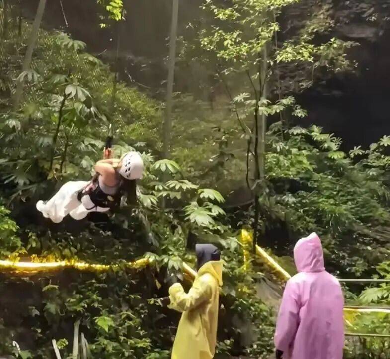 游客在景區玩秋千被工作人員拉拽繩索“鎖喉”拉傷，景區：在整改了