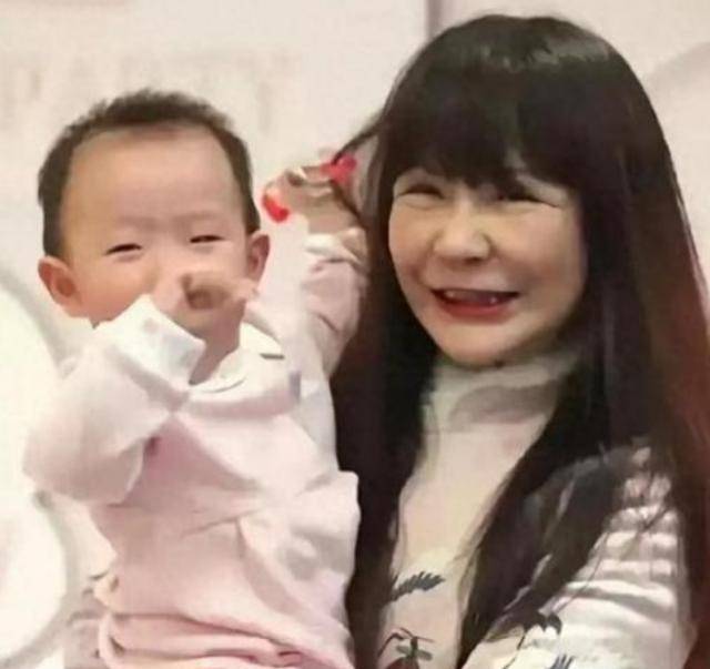 人品败坏、装疯卖傻、为炒作不择手段！这5位网红能火简直伤天理-第19张图片-