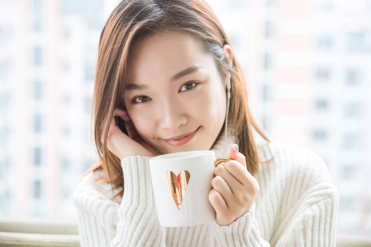原创            已婚女人对你动了真情，会主动索要这三样东西，就是想和你发展婚外关系