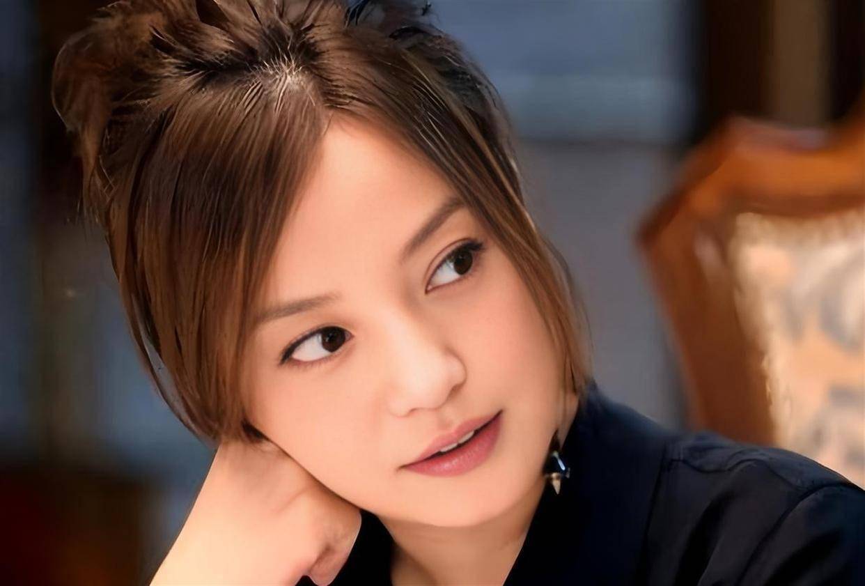 原创            杨子新欢秘密产子时间线曝光，竟与录制离婚综艺挽留前妻期重叠！一个月后家族公司又因信披违规被查，深情人设和精英面具双双碎裂