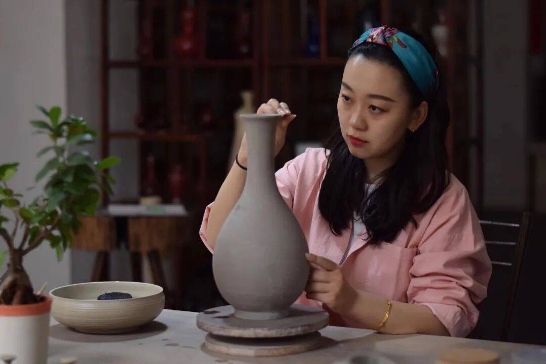 【陶瓷产业链】全国陶瓷行业技术能手 — — 张媛