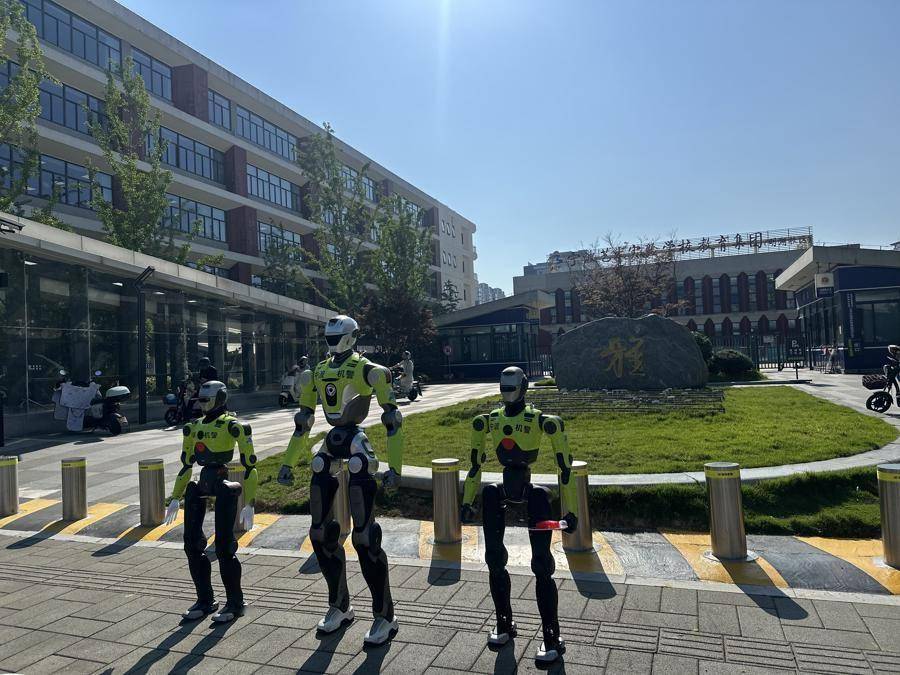 向交通安全垂直场景切入，具身智能逐步走向“ChatGPT时刻”