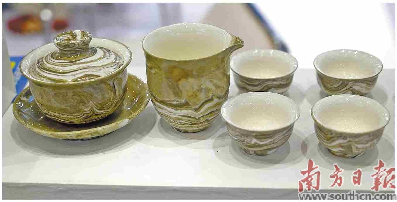 蒲织包袋纳万象 窑变茶具焕新生