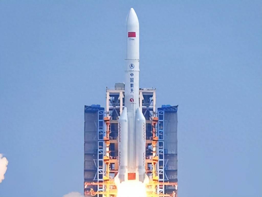 
        登月舱仅20瓦发射器，怎么传回全球画面？长五新卫星讲透差距
