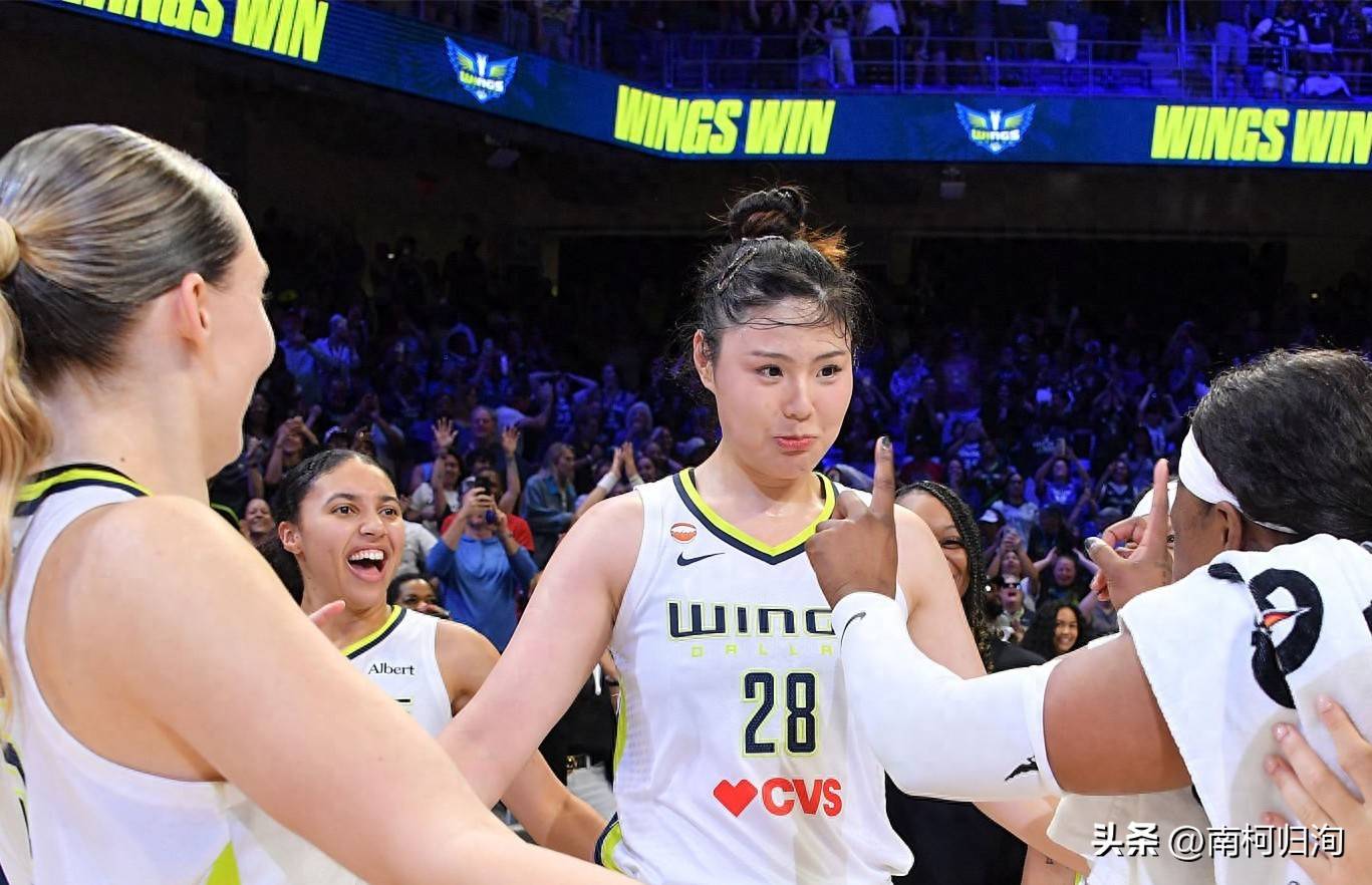 关键两罚绝杀!中国女篮王牌造17分大逆转,闪耀WNBA队友疯狂庆祝