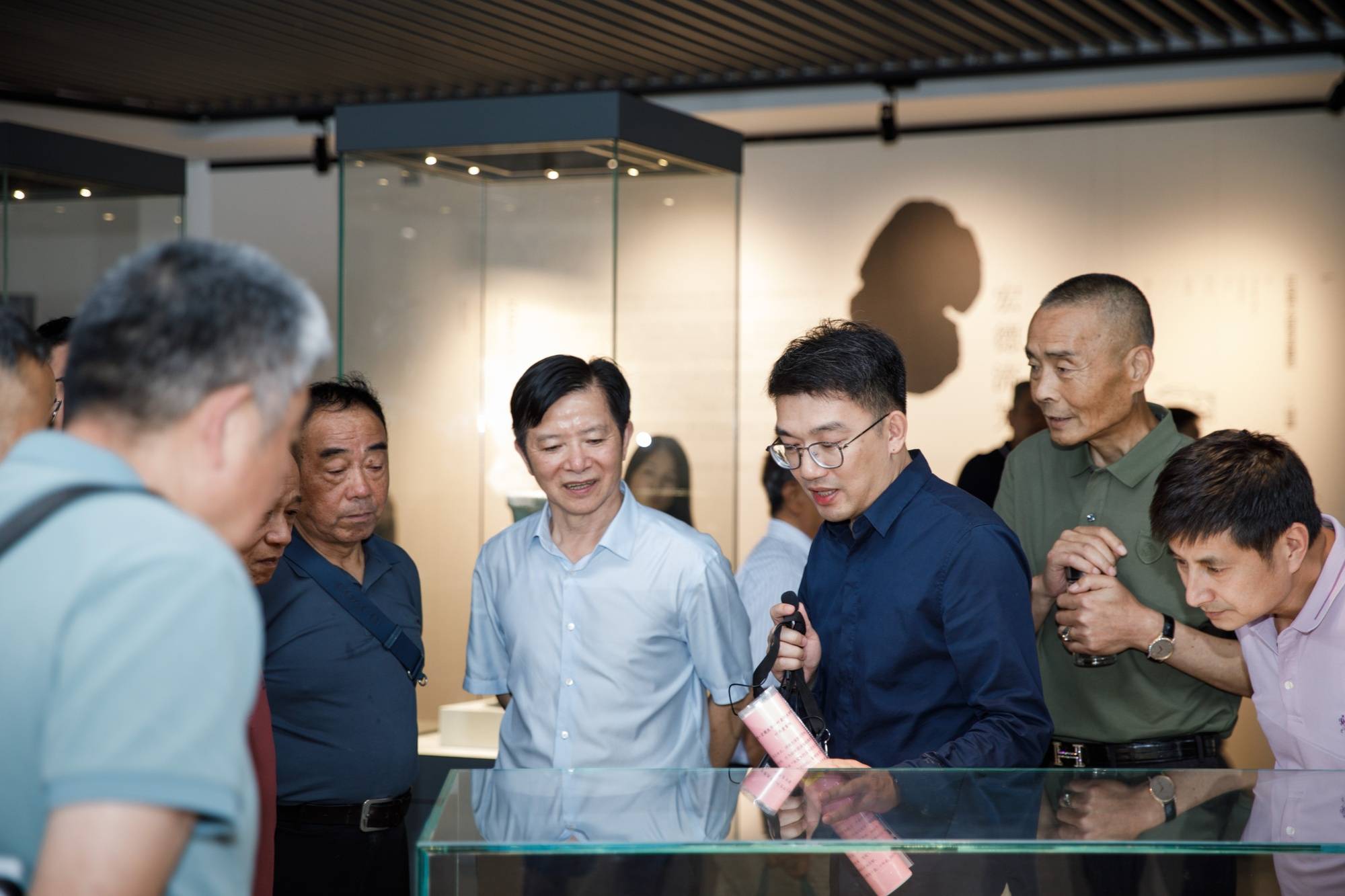 叶宏明大师青瓷艺术特展在宁波慈溪上林湖开幕