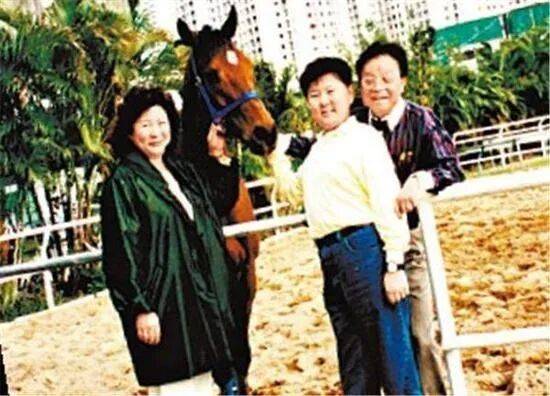 董骠｜第二集：我讲马，你要听”：一把声音怎样成为马迷权威｜香港人物系列