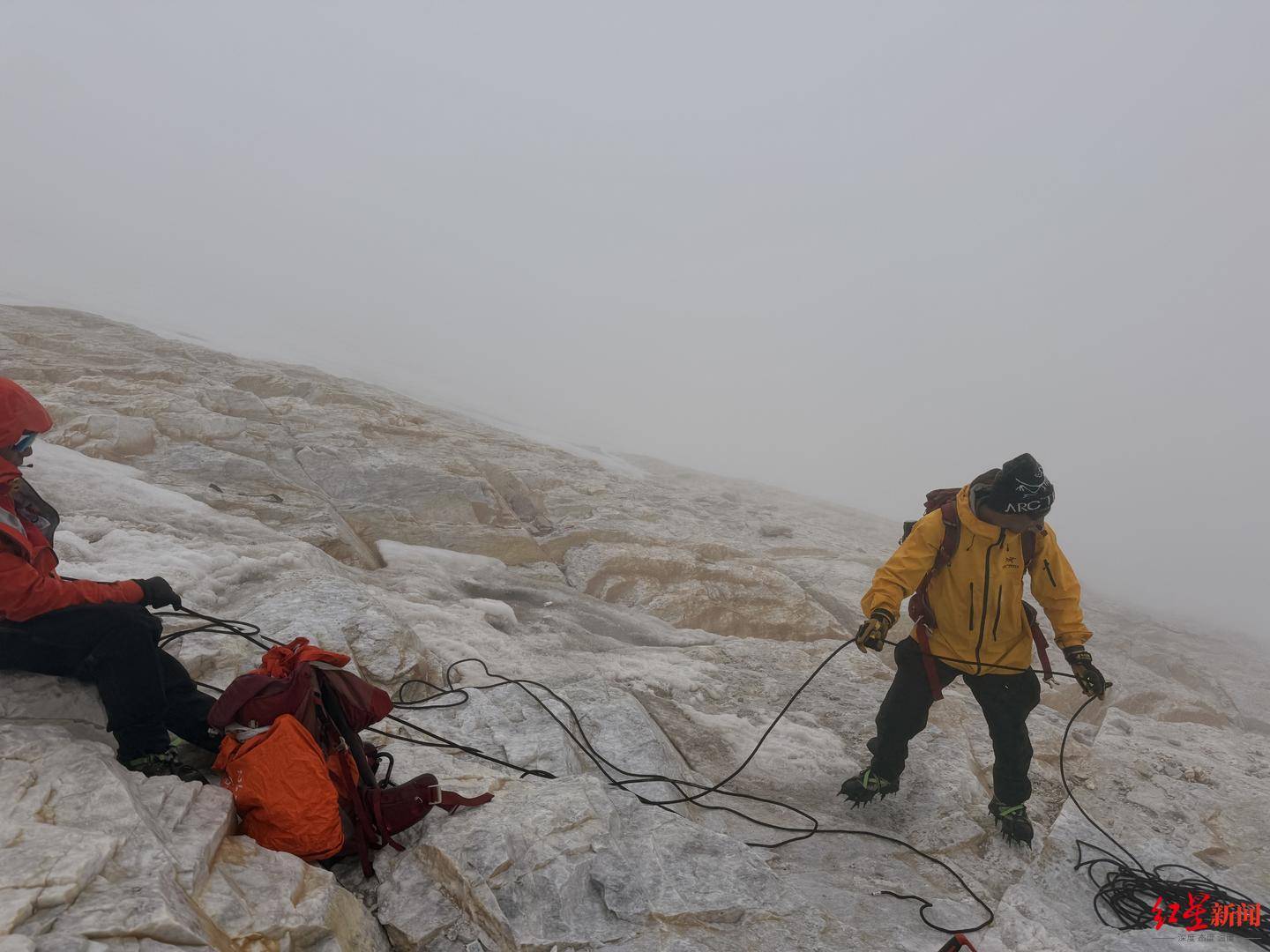 云南哈巴雪山登山管理现状调查：走红的雪山与山下村庄的登山生意，活跃向导超千人丨红星深度