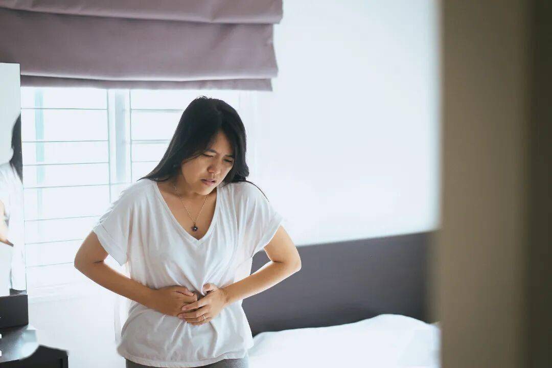 产后腰疼是怎么回事？原因、缓解方法与恢复指南