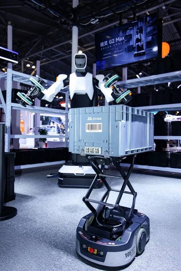 京东智元合推精灵G2 Max:人形机器人首次捡快递 24小时不间断搬运