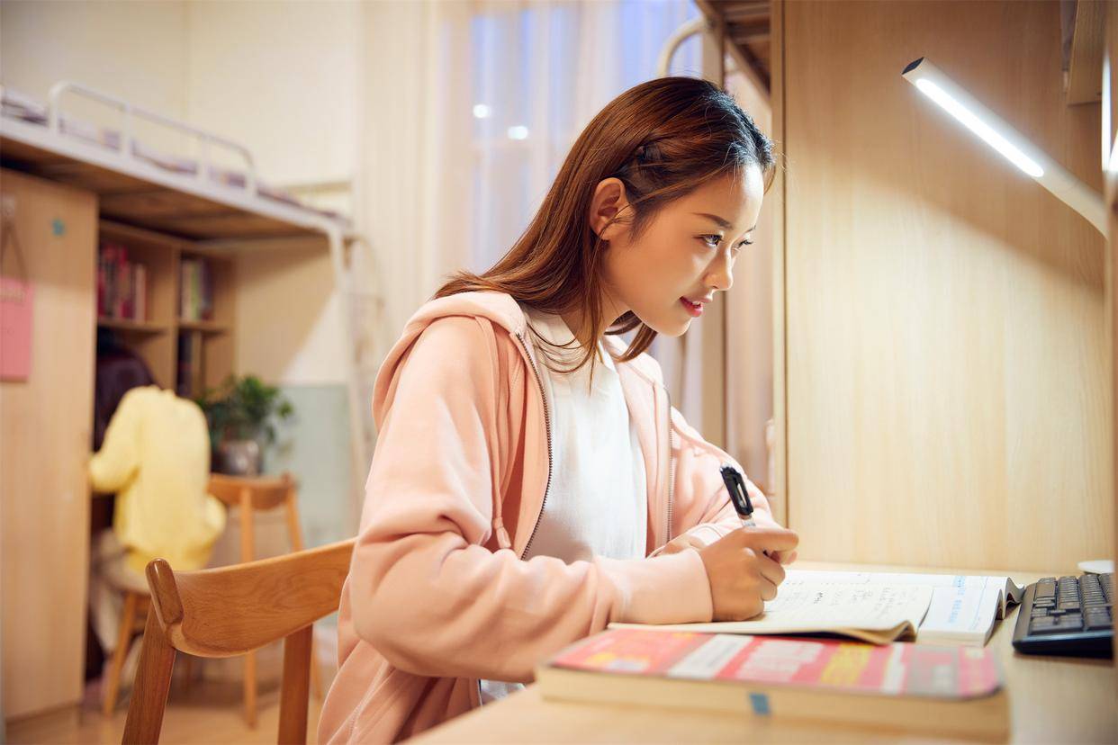半天妖烤鱼又翻车：饭碗里检出"马桶