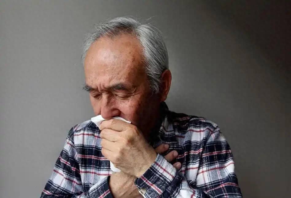 原创            新冠感染人数持续攀升！这4类食物别再吃，护肺刻不容缓