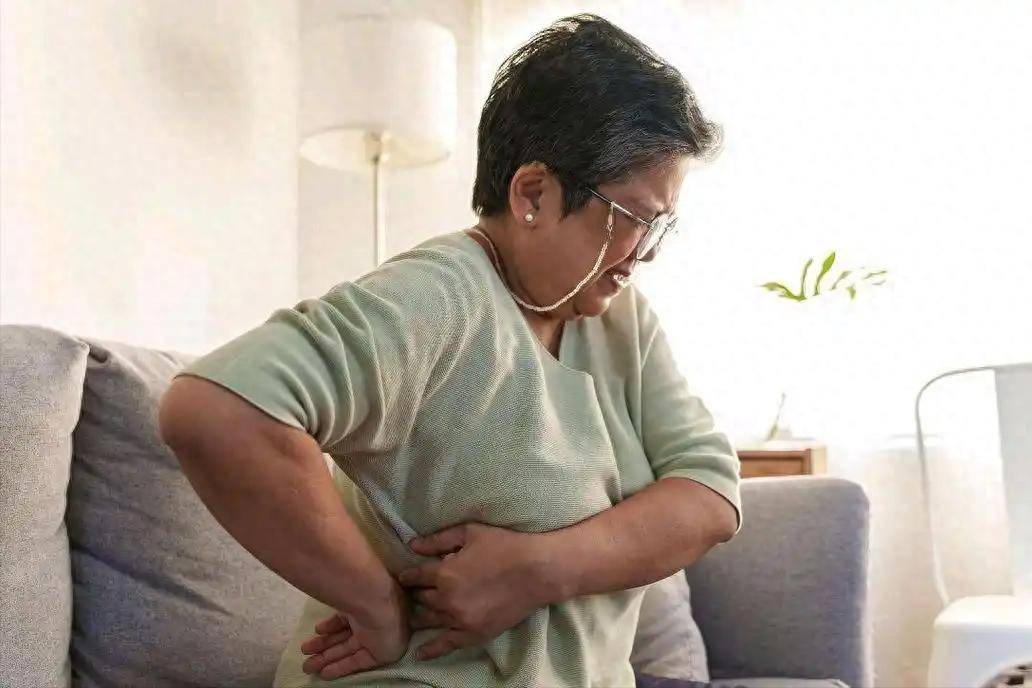 原创            肾病恶化前不是水肿！医生忠告：频繁出现5个不适，是肾脏在求救