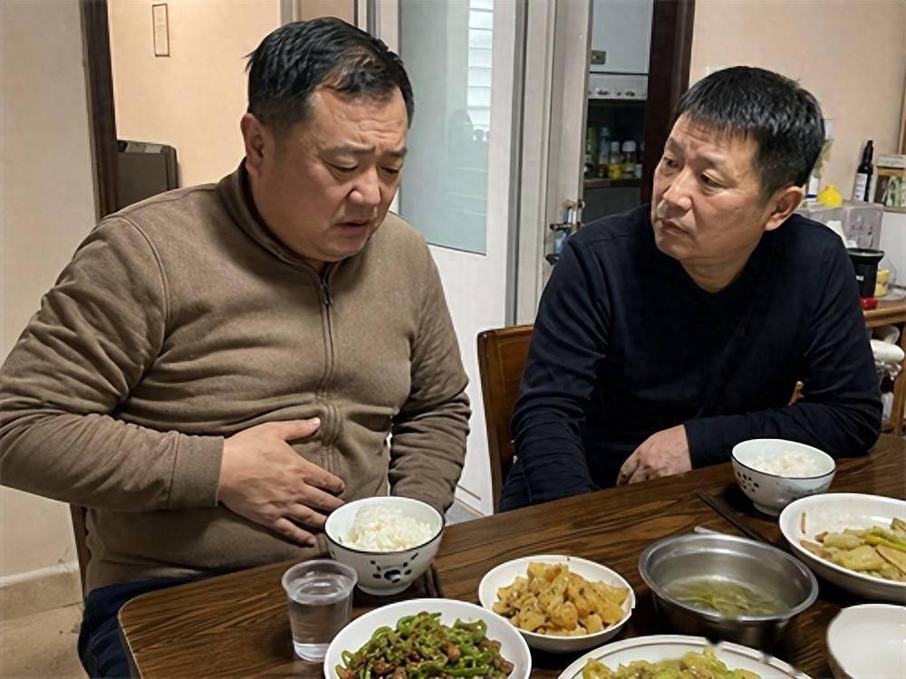 24年,52岁男子查出肝癌,医生:身体出现这3种变化，别再当成小毛病