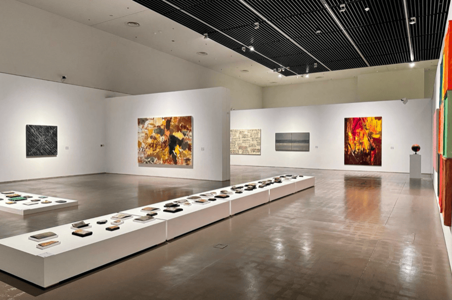 在双城对话中读懂“中国式”抽象 “上海与巴黎抽象艺术展”开幕