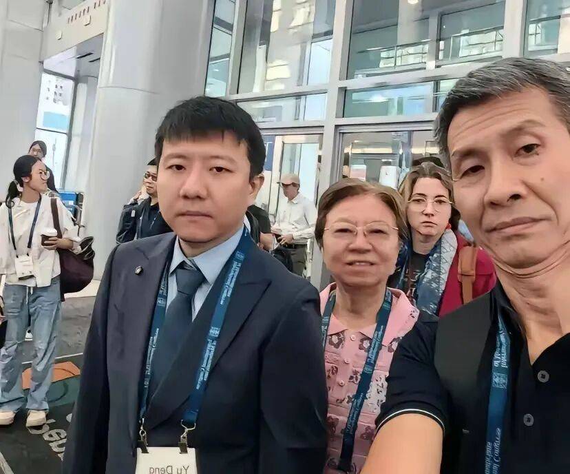 如何评价菲尔兹奖获得者邓煜的二次元属性，为什么十年前国内二次元圈子和高学历高精尖理工学子挂钩多？
