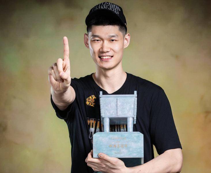 宏远最新动态！少东家陈浩锋立下军令状，胡金秋引援计划宣告终止，徐昕下赛季去向尘埃落定