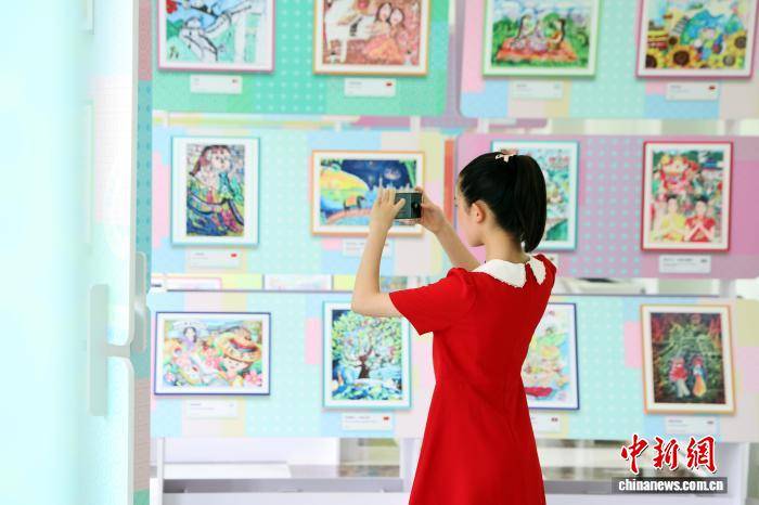 多国少年以画会友 儿童友好绘画展亮相上海