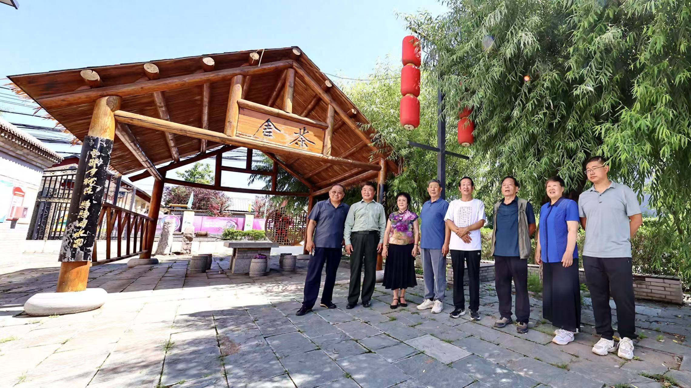 墨守初心，笔耕家乡 ——我眼中的书法家刘友春