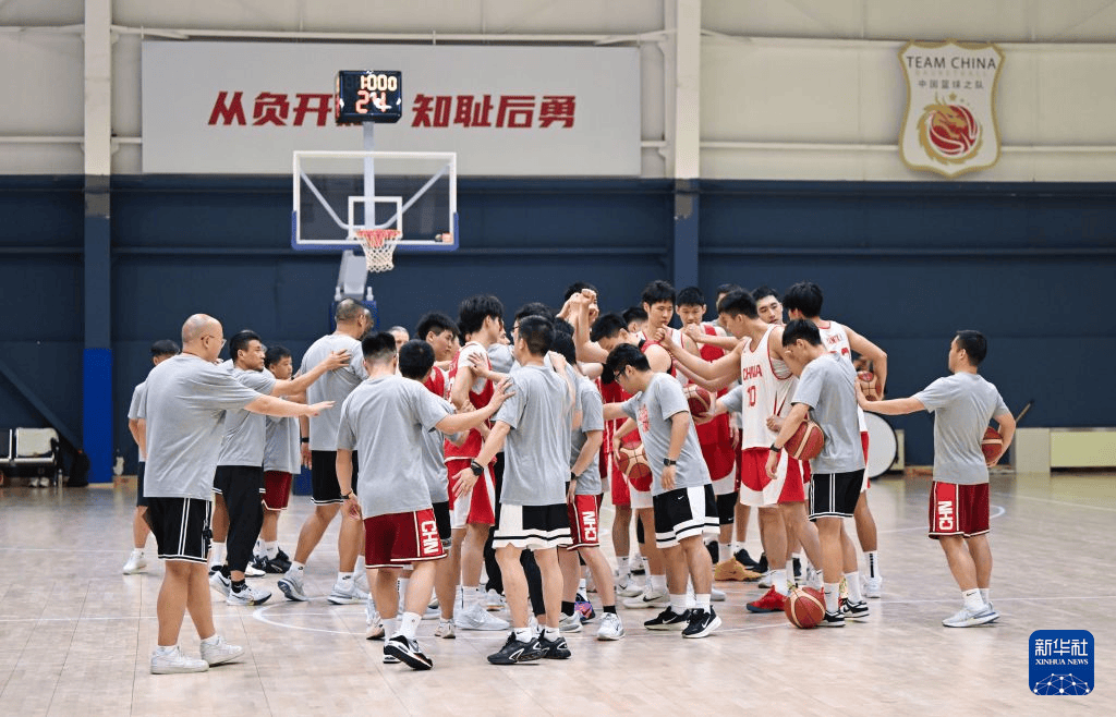 厉兵秣马！中国男篮13日再迎热身赛，冲刺世预赛第四窗口期比赛
