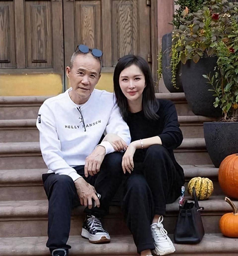 相爱15年抵不过残酷现实!75岁王石垂垂老矣,45岁田朴珺貌美如花_王江穗_婚姻_王蔚蓝