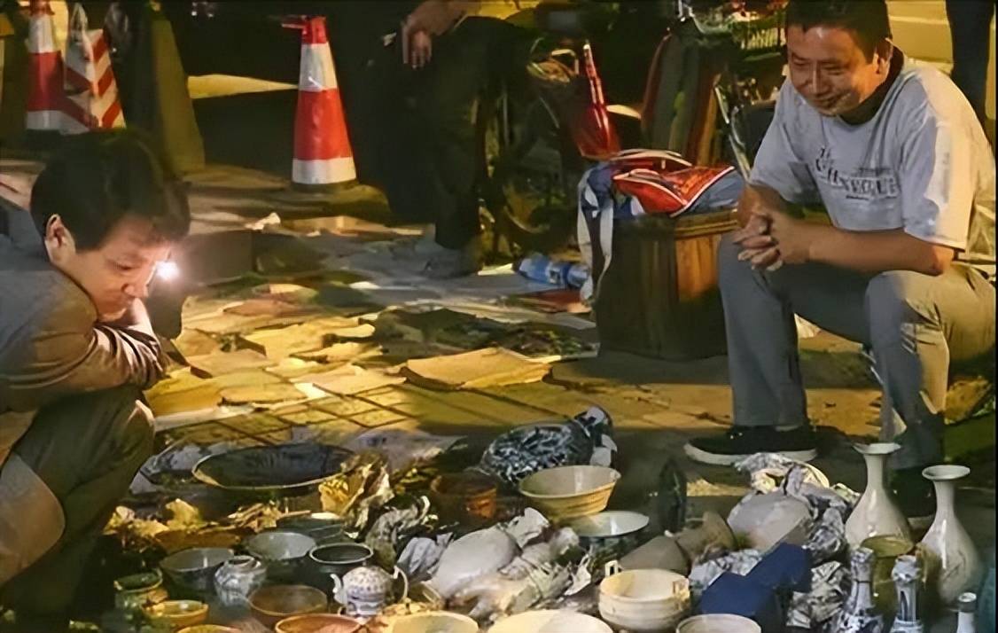 好几百万人血本无归，接盘侠彻底枯竭，年轻人为何不爱碰古玩了？