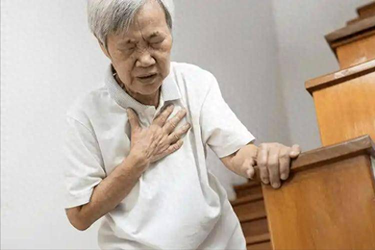 原创            人不会无故患高血脂！医生提醒：得高血脂的人，大概离不开这4点